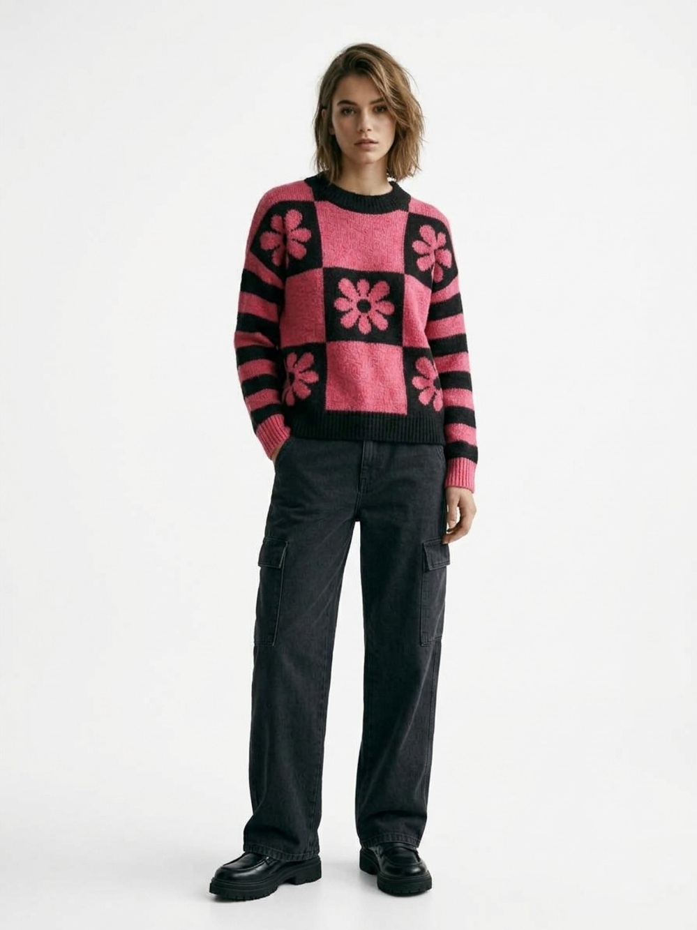 Zara Pink Black Checkerboard Floral Knit Crewneck Sweater Size M Medium